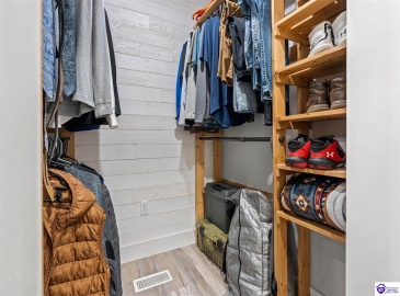 Middle Creek Road, Elizabethtown, Kentucky 42701, ,3 BathroomsBathrooms,For Sale,Middle Creek Road,HK24001465