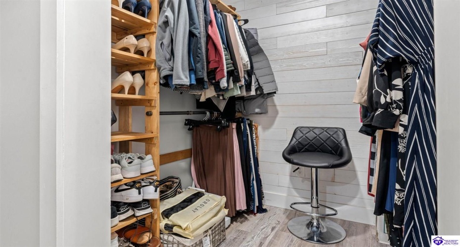 Middle Creek Road, Elizabethtown, Kentucky 42701, ,3 BathroomsBathrooms,For Sale,Middle Creek Road,HK24001465