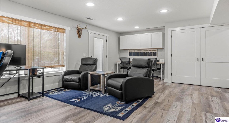 Middle Creek Road, Elizabethtown, Kentucky 42701, ,3 BathroomsBathrooms,For Sale,Middle Creek Road,HK24001465