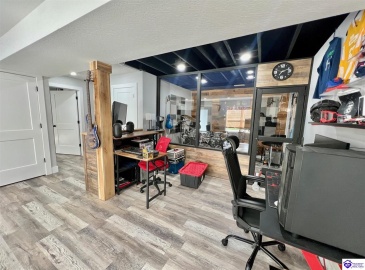 Middle Creek Road, Elizabethtown, Kentucky 42701, ,3 BathroomsBathrooms,For Sale,Middle Creek Road,HK24001465