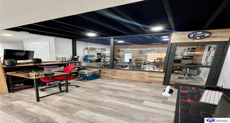 Middle Creek Road, Elizabethtown, Kentucky 42701, ,3 BathroomsBathrooms,For Sale,Middle Creek Road,HK24001465