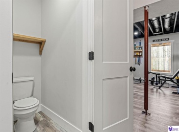 Middle Creek Road, Elizabethtown, Kentucky 42701, ,3 BathroomsBathrooms,For Sale,Middle Creek Road,HK24001465