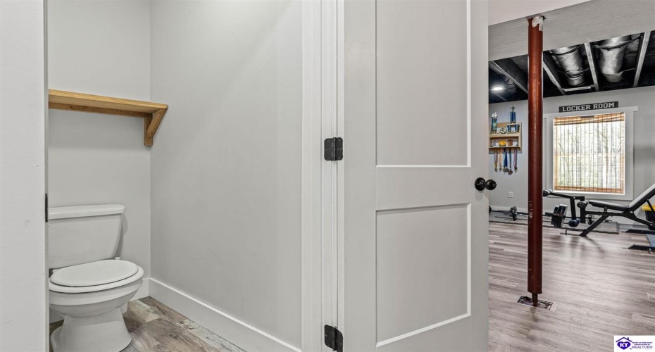 Middle Creek Road, Elizabethtown, Kentucky 42701, ,3 BathroomsBathrooms,For Sale,Middle Creek Road,HK24001465