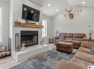 Middle Creek Road, Elizabethtown, Kentucky 42701, ,3 BathroomsBathrooms,For Sale,Middle Creek Road,HK24001465