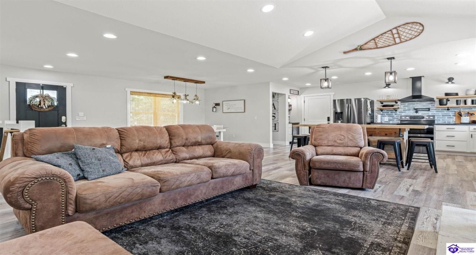 Middle Creek Road, Elizabethtown, Kentucky 42701, ,3 BathroomsBathrooms,For Sale,Middle Creek Road,HK24001465