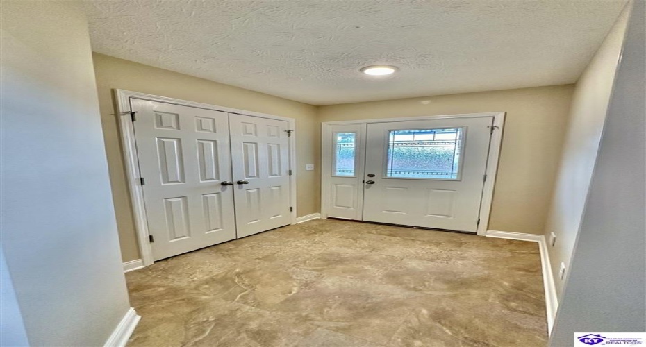 Breckinridge Circle, Vine Grove, Kentucky 40175, ,2 BathroomsBathrooms,For Sale,Breckinridge Circle,HK24001477