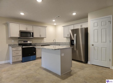 Breckinridge Circle, Vine Grove, Kentucky 40175, ,2 BathroomsBathrooms,For Sale,Breckinridge Circle,HK24001477