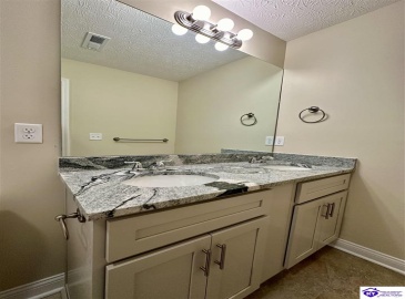Breckinridge Circle, Vine Grove, Kentucky 40175, ,2 BathroomsBathrooms,For Sale,Breckinridge Circle,HK24001477