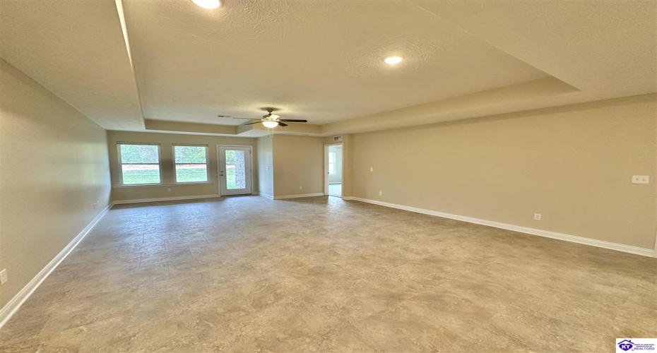 Breckinridge Circle, Vine Grove, Kentucky 40175, ,2 BathroomsBathrooms,For Sale,Breckinridge Circle,HK24001477