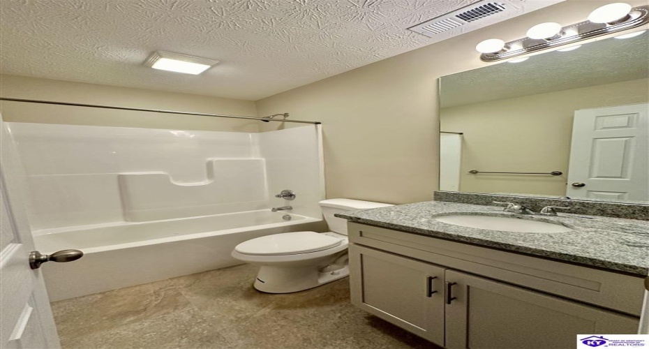 Breckinridge Circle, Vine Grove, Kentucky 40175, ,2 BathroomsBathrooms,For Sale,Breckinridge Circle,HK24001477