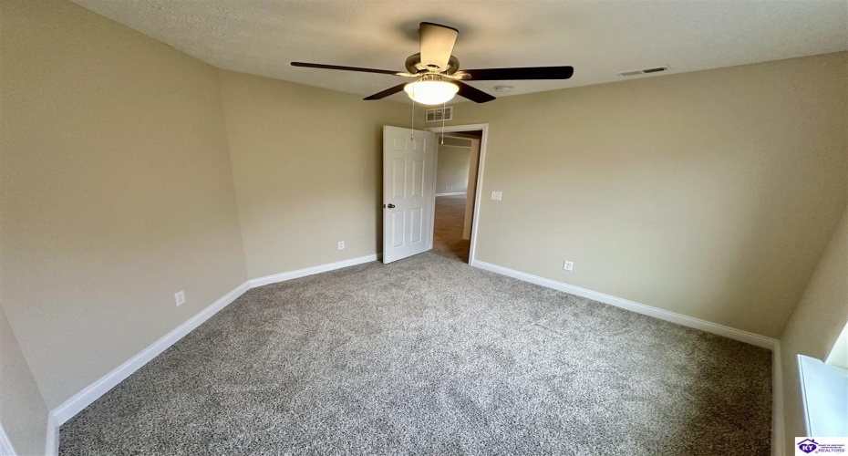 Breckinridge Circle, Vine Grove, Kentucky 40175, ,2 BathroomsBathrooms,For Sale,Breckinridge Circle,HK24001477