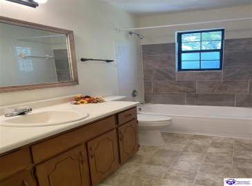 Candy Court, Radcliff, Kentucky 40160, ,2 BathroomsBathrooms,For Sale,Candy Court,HK24001481