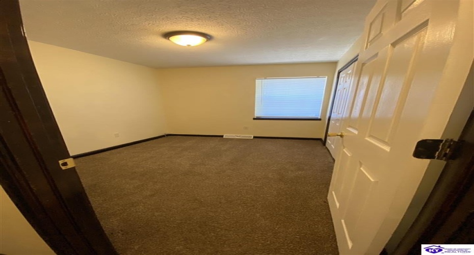 Candy Court, Radcliff, Kentucky 40160, ,2 BathroomsBathrooms,For Sale,Candy Court,HK24001481