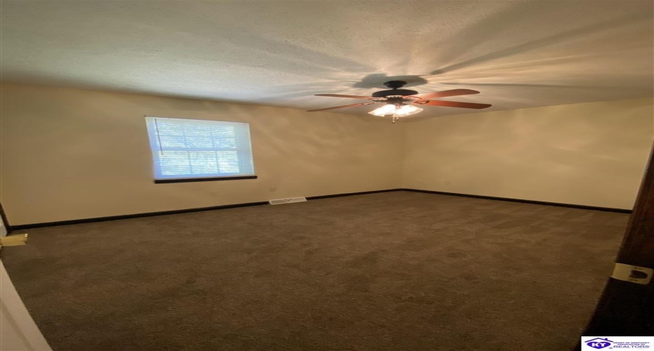 Candy Court, Radcliff, Kentucky 40160, ,2 BathroomsBathrooms,For Sale,Candy Court,HK24001481