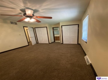 Candy Court, Radcliff, Kentucky 40160, ,2 BathroomsBathrooms,For Sale,Candy Court,HK24001481