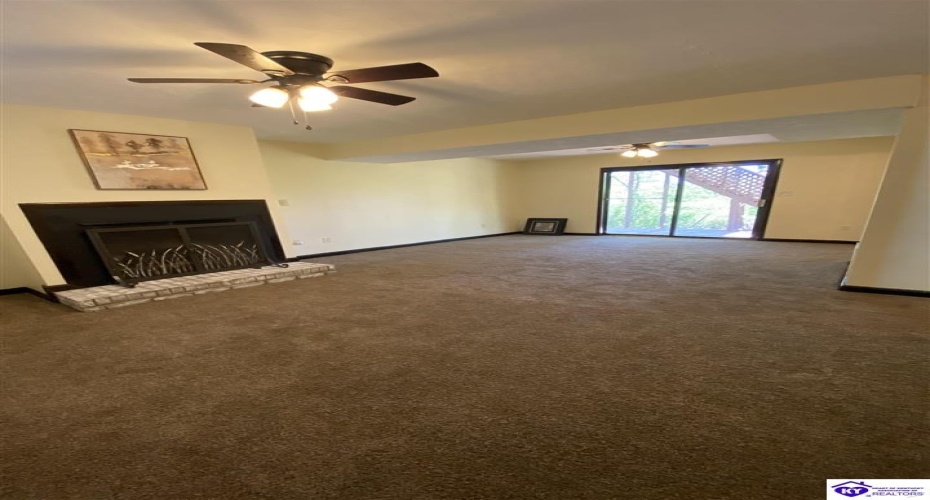 Candy Court, Radcliff, Kentucky 40160, ,2 BathroomsBathrooms,For Sale,Candy Court,HK24001481