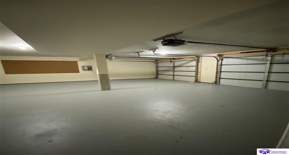 Candy Court, Radcliff, Kentucky 40160, ,2 BathroomsBathrooms,For Sale,Candy Court,HK24001481