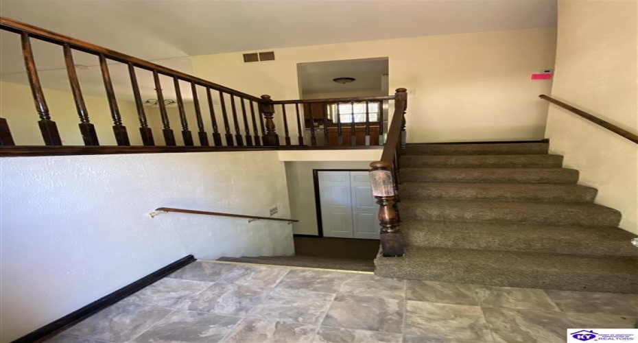 Candy Court, Radcliff, Kentucky 40160, ,2 BathroomsBathrooms,For Sale,Candy Court,HK24001481