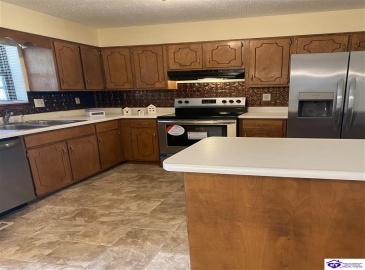 Candy Court, Radcliff, Kentucky 40160, ,2 BathroomsBathrooms,For Sale,Candy Court,HK24001481