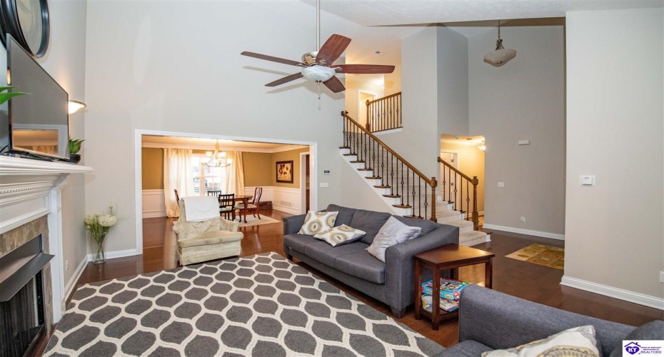 Mandarin Court, Elizabethtown, Kentucky 42701, ,4 BathroomsBathrooms,For Sale,Mandarin Court,HK24001492