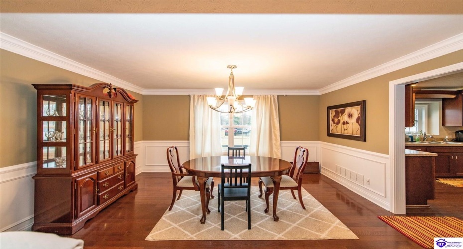 Mandarin Court, Elizabethtown, Kentucky 42701, ,4 BathroomsBathrooms,For Sale,Mandarin Court,HK24001492