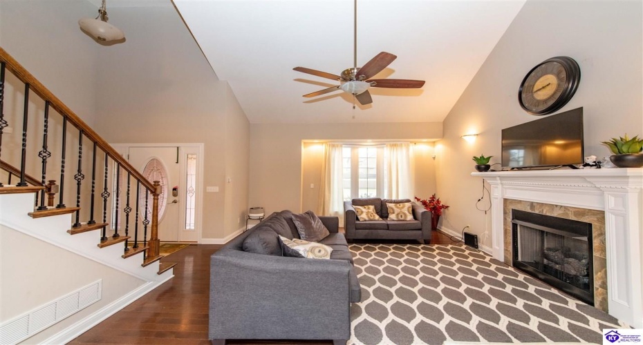 Mandarin Court, Elizabethtown, Kentucky 42701, ,4 BathroomsBathrooms,For Sale,Mandarin Court,HK24001492