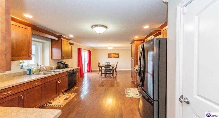 Mandarin Court, Elizabethtown, Kentucky 42701, ,4 BathroomsBathrooms,For Sale,Mandarin Court,HK24001492