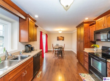 Mandarin Court, Elizabethtown, Kentucky 42701, ,4 BathroomsBathrooms,For Sale,Mandarin Court,HK24001492