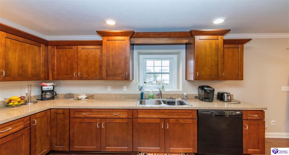 Mandarin Court, Elizabethtown, Kentucky 42701, ,4 BathroomsBathrooms,For Sale,Mandarin Court,HK24001492