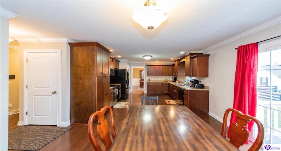 Mandarin Court, Elizabethtown, Kentucky 42701, ,4 BathroomsBathrooms,For Sale,Mandarin Court,HK24001492