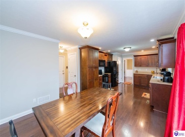 Mandarin Court, Elizabethtown, Kentucky 42701, ,4 BathroomsBathrooms,For Sale,Mandarin Court,HK24001492