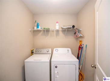 Mandarin Court, Elizabethtown, Kentucky 42701, ,4 BathroomsBathrooms,For Sale,Mandarin Court,HK24001492