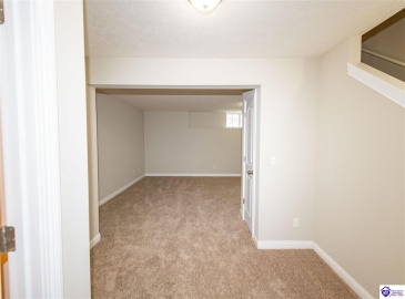 Mandarin Court, Elizabethtown, Kentucky 42701, ,4 BathroomsBathrooms,For Sale,Mandarin Court,HK24001492