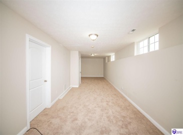 Mandarin Court, Elizabethtown, Kentucky 42701, ,4 BathroomsBathrooms,For Sale,Mandarin Court,HK24001492