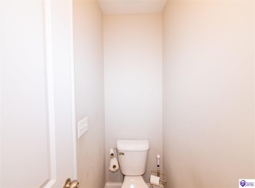 Mandarin Court, Elizabethtown, Kentucky 42701, ,4 BathroomsBathrooms,For Sale,Mandarin Court,HK24001492