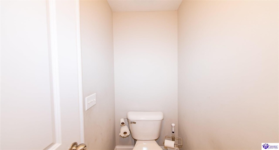 Mandarin Court, Elizabethtown, Kentucky 42701, ,4 BathroomsBathrooms,For Sale,Mandarin Court,HK24001492