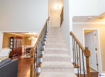 Mandarin Court, Elizabethtown, Kentucky 42701, ,4 BathroomsBathrooms,For Sale,Mandarin Court,HK24001492