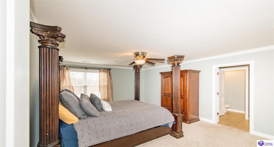 Mandarin Court, Elizabethtown, Kentucky 42701, ,4 BathroomsBathrooms,For Sale,Mandarin Court,HK24001492