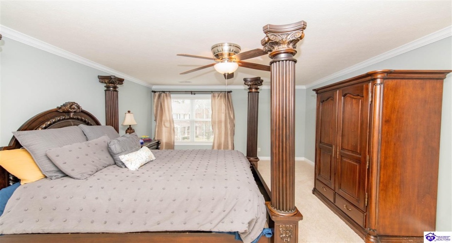 Mandarin Court, Elizabethtown, Kentucky 42701, ,4 BathroomsBathrooms,For Sale,Mandarin Court,HK24001492