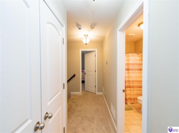 Mandarin Court, Elizabethtown, Kentucky 42701, ,4 BathroomsBathrooms,For Sale,Mandarin Court,HK24001492