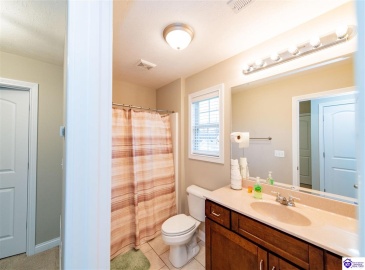 Mandarin Court, Elizabethtown, Kentucky 42701, ,4 BathroomsBathrooms,For Sale,Mandarin Court,HK24001492