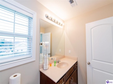 Mandarin Court, Elizabethtown, Kentucky 42701, ,4 BathroomsBathrooms,For Sale,Mandarin Court,HK24001492