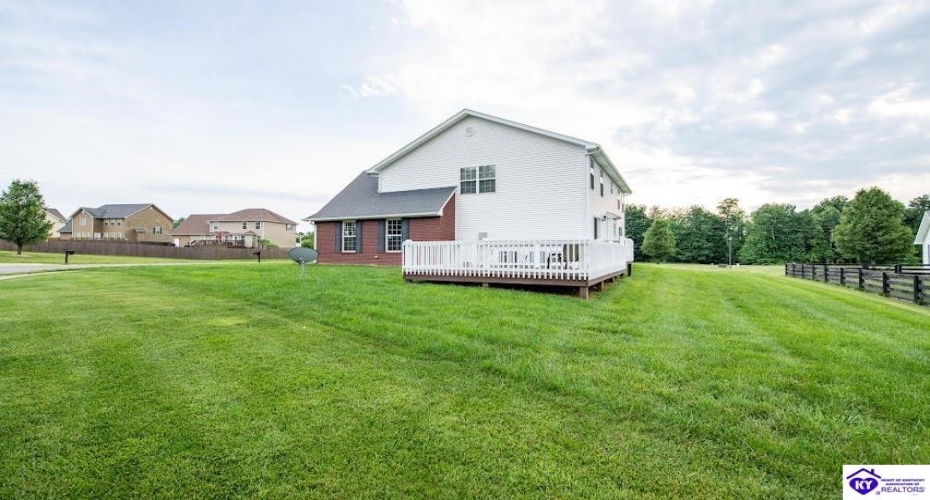 Mandarin Court, Elizabethtown, Kentucky 42701, ,4 BathroomsBathrooms,For Sale,Mandarin Court,HK24001492