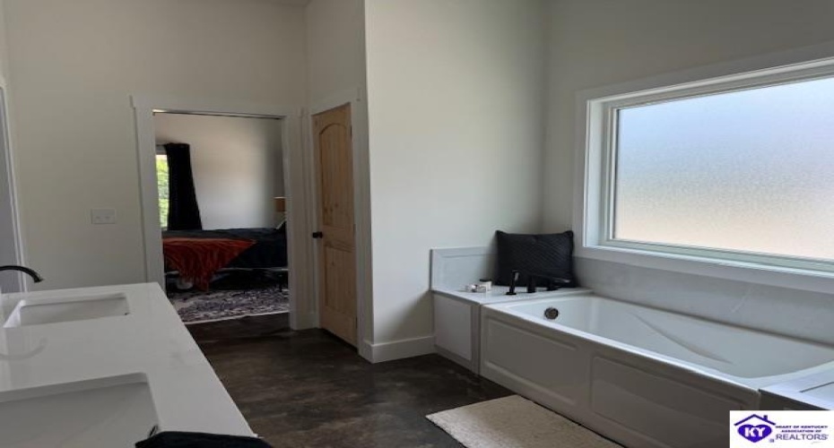 Spring Shores Lane, Falls Of Rough, Kentucky 40119, ,2 BathroomsBathrooms,For Sale,Spring Shores Lane,HK24001515