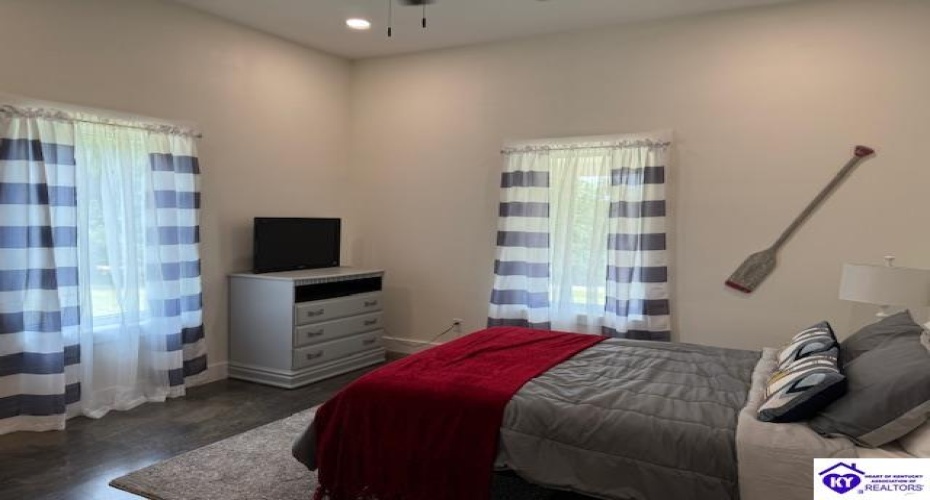 Spring Shores Lane, Falls Of Rough, Kentucky 40119, ,2 BathroomsBathrooms,For Sale,Spring Shores Lane,HK24001515