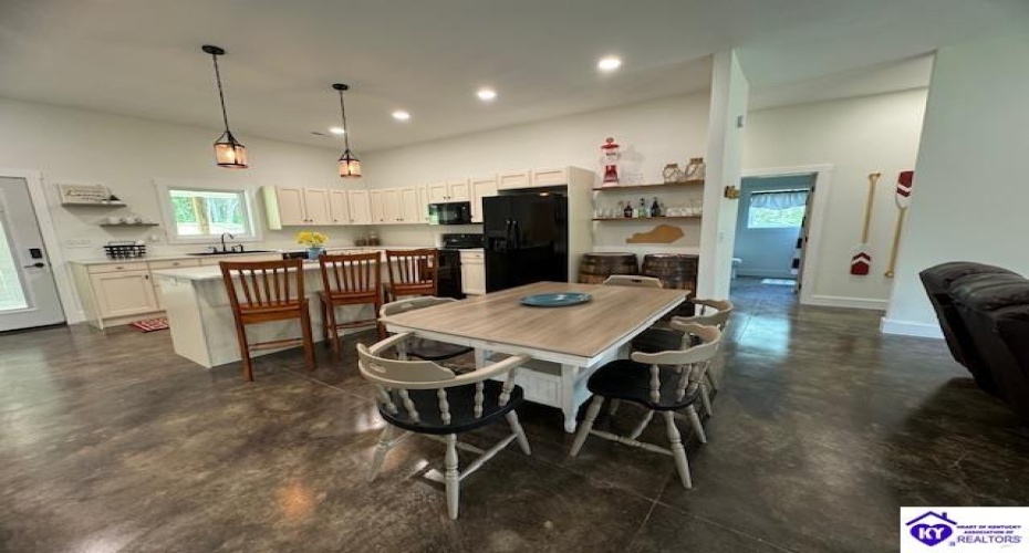 Spring Shores Lane, Falls Of Rough, Kentucky 40119, ,2 BathroomsBathrooms,For Sale,Spring Shores Lane,HK24001515