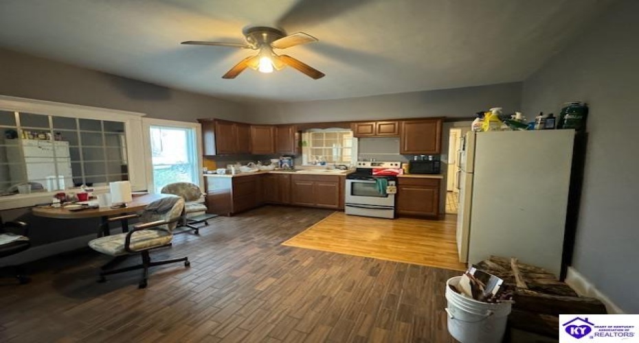 Kentucky 105, Falls Of Rough, Kentucky 40119, ,1 BathroomBathrooms,For Sale,Kentucky 105,HK24001539