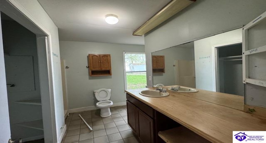 Kentucky 105, Falls Of Rough, Kentucky 40119, ,1 BathroomBathrooms,For Sale,Kentucky 105,HK24001539