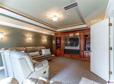 Cedar Creek Drive, Elizabethtown, Kentucky 42701, ,5 BathroomsBathrooms,For Sale,Cedar Creek Drive,HK24001549