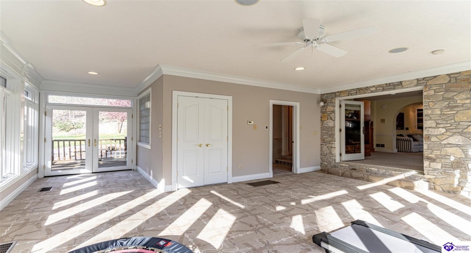 Cedar Creek Drive, Elizabethtown, Kentucky 42701, ,5 BathroomsBathrooms,For Sale,Cedar Creek Drive,HK24001549